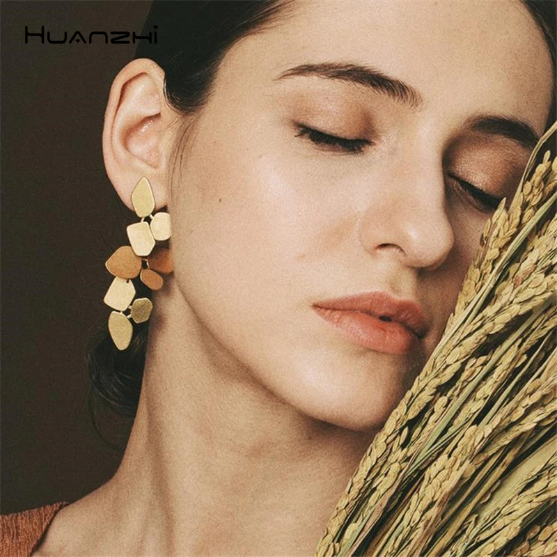 

HUANZHI 2019 Geometric Detachable Multiple Wearing Methods Flower Cluster Retro Splice Gold Long Drop Earrings For Women Girls