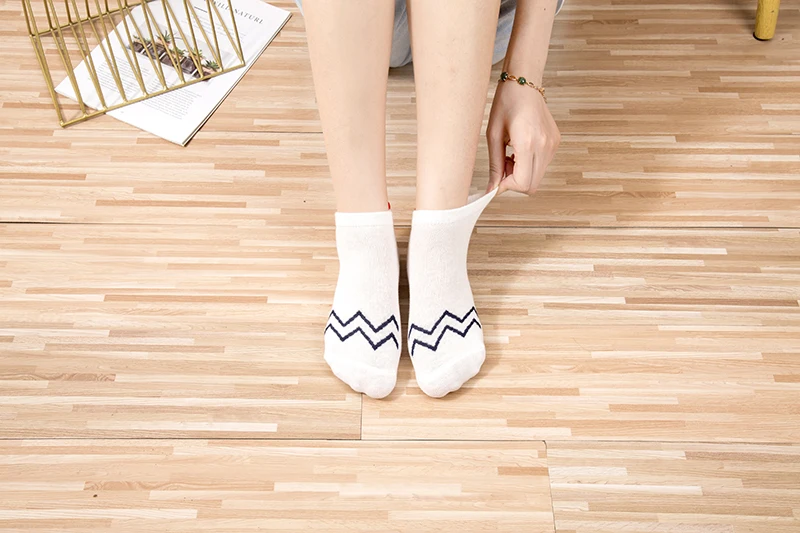 5Pairs Neue Nette Herz Socken Frauen Baumwolle Socken Wellenförmige Streifen Ankle Socken Kurze Low Cut Socke Casual Gril Weiße socken 35-40 – Detail 11