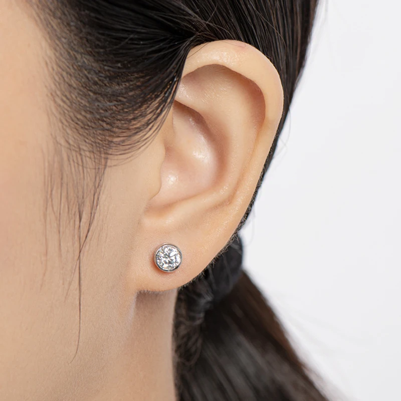 UMQ Real 0.5 Carat Moissanite Stud Earrings For Women Top Quality 100% 925 Sterling Silver Sparkling Engagement Party Jewelry