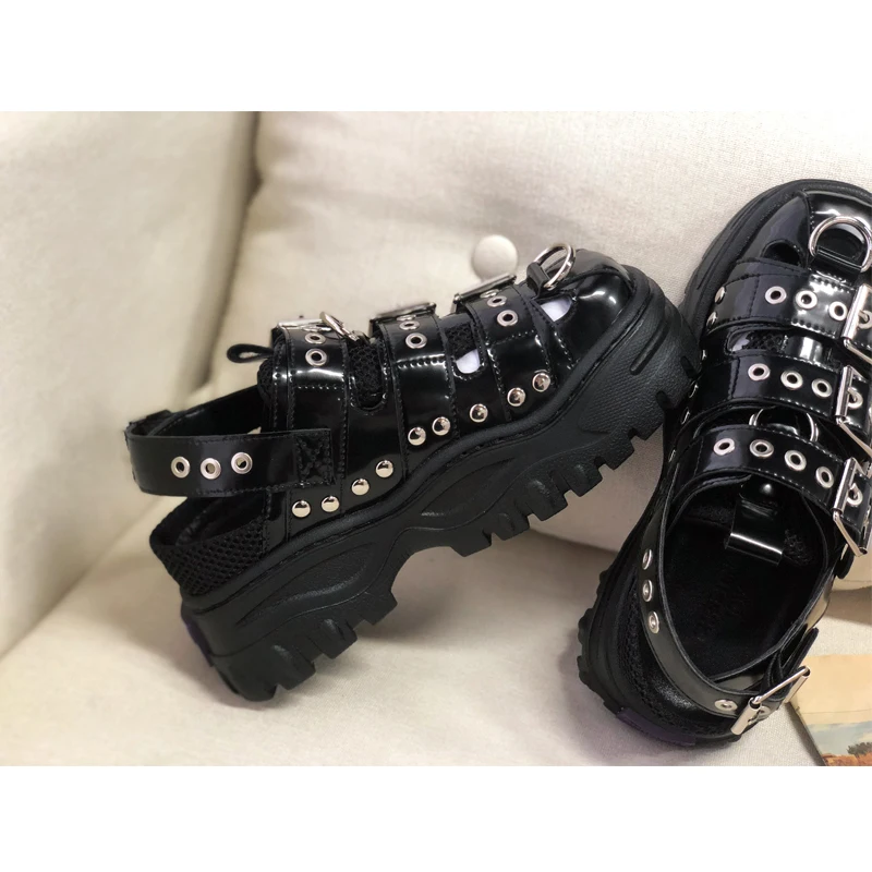 NEW Gladiator Trendy Chunky Sandals Women Breathable Hollow shoe Silver Rivet women shoes Platform sandals Dad shoes mujer