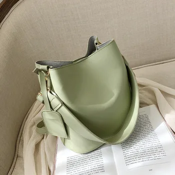 

On The New Woman's Bag 2020 New Mother Bucket Bag Simple Stiletto Bag Handbags Shoulder Bag