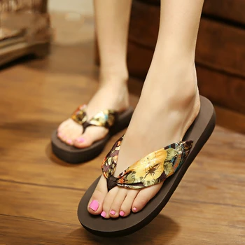 

Summer Women Flip Flops Casual Anti-slip Slippers Beach Flip Flat Sandals Beach Open Toe Shoes for Ladies Shoes Size 35-42