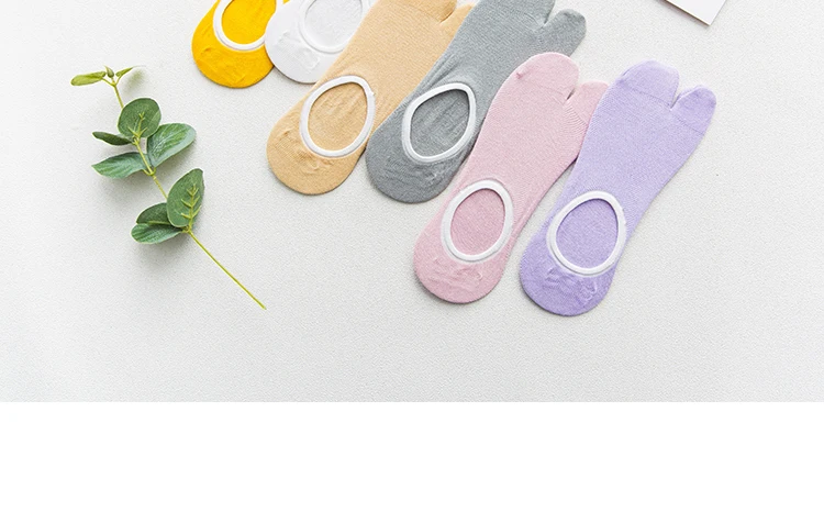 hiking socks women Mesh Two Toe Socks Split Toe Cotton Summer Short Tube Female Breathable Sweat Absorbing Invisible Low Top Slipper Socks wool socks women