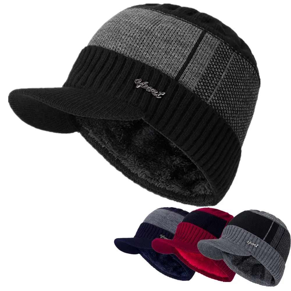 Chapeau tricoté à la main d'enfants - France