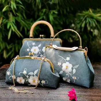 

not finished product B851 Dark green embroidery flowers DIY Kiss Lock Bag Material package coin purse Kits