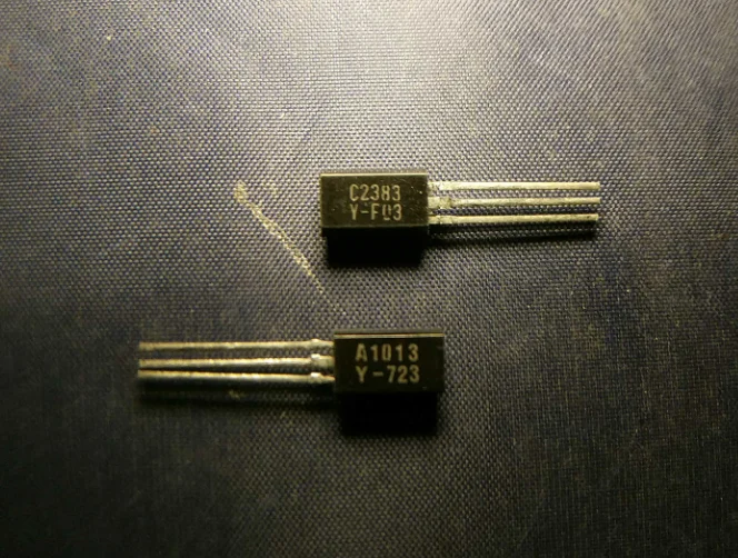 

Mxy 100PCS 2SA1013Y A1013 TO 1A TRANSISTOR PNP 160V TO-92