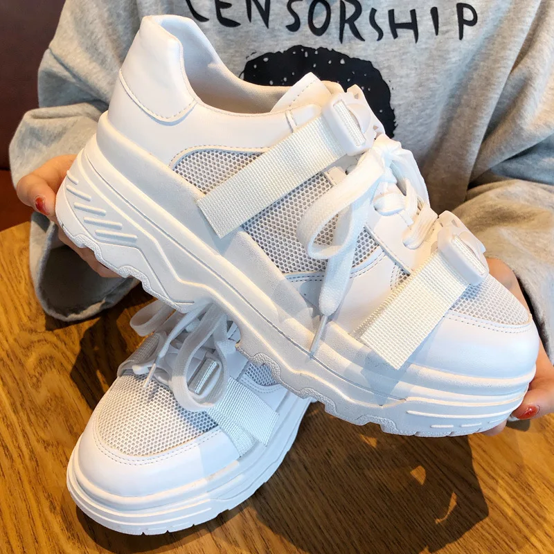 

2019 Spring Autumn Woman Running Shoes New Fashion Mesh Cloth Muffin Bottom Woman Sports Shoes Breathable Sneakers Women Y2-40