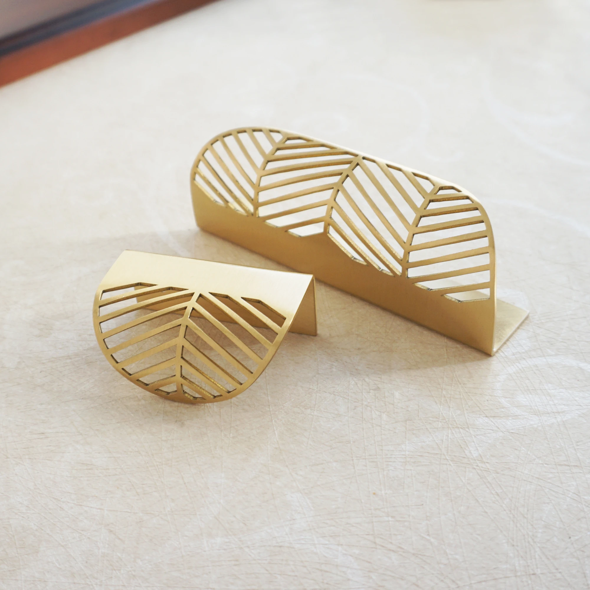 

1.57" 3.75" Unique Copper Door Pull Handles Brass Leaf-like Drawer Pull Closet Kitchen Cabinet Handle Wardrobe Handle 40 96mm