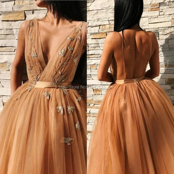 

Orange V Neck Short Prom Dresses Vestido De Festa Floral Appliques Pleated Tulle Party Gowns Sexy Backless Evening Party Dress