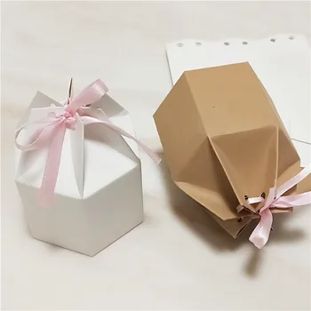 

2020 New Arrival 24pcs/lot hexagonal carton packaging candy box kraft paper wedding candy box accessories boxes 9.5*6.8cm
