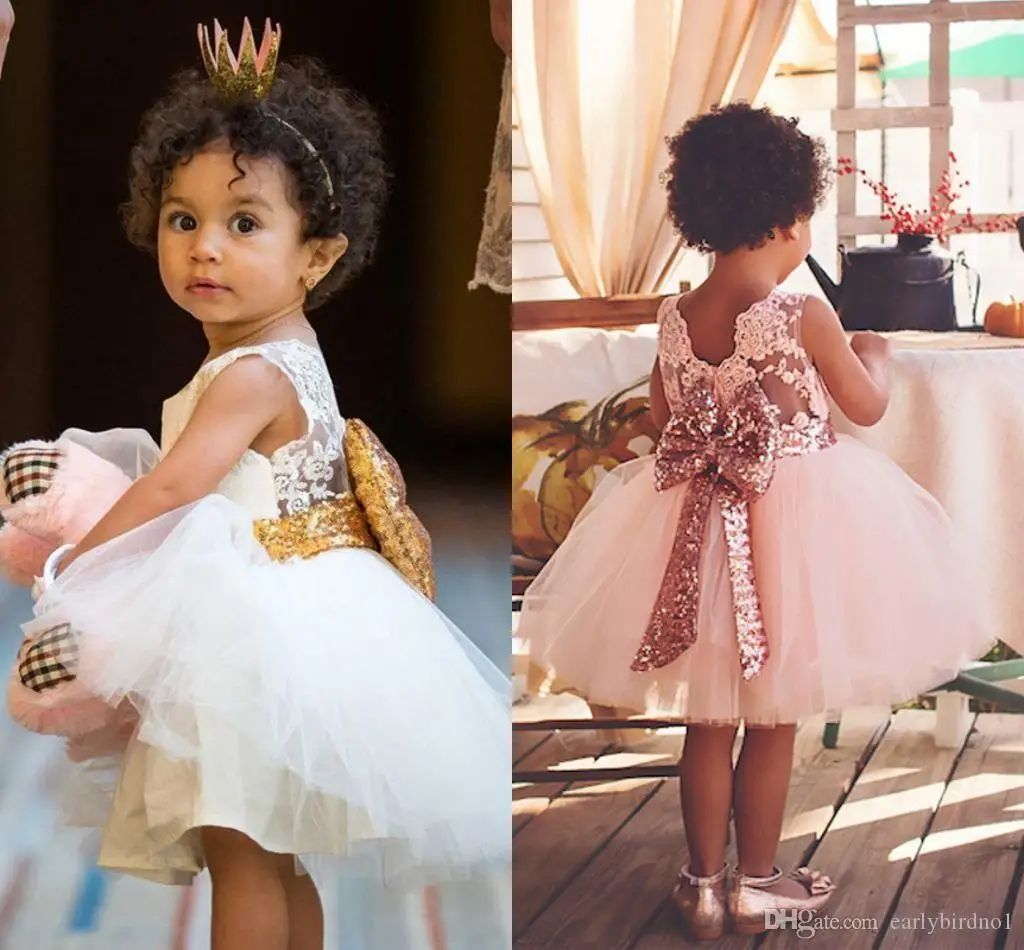 

2020 Sparkly Bow Flower Girl Dress Lace Appliqued Fomal Litlle Girl Dresses Cheap Tulle Princess Girl Birthday Wedding Gown