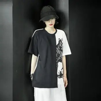 

Original designer Hong Kong style zebra print matching loose short-sleeved t-shirt