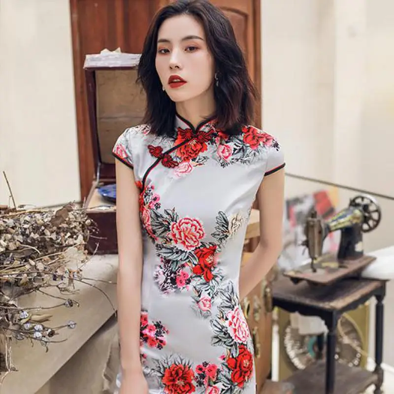 

2019 Spring Elegent Women Short Sleeve Dresses Simulation Silk Printing Long Fresh Young Girl Dress Retro Daily Cheongsam