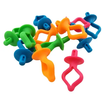 

Bobbin Holder. Bobbin Clamps Storage Your Bobbins on Top Of Thread Spools Keep Bobbin Thread Tails Under Control (48 Pieces)