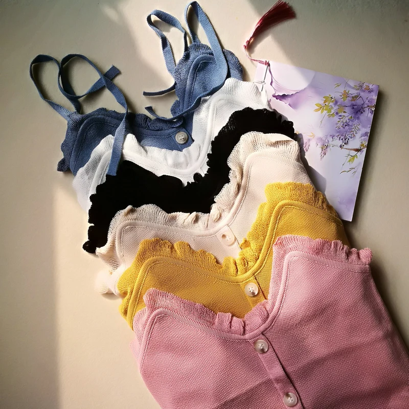 Женская Трикотажная майка на пуговицах без рукавов |