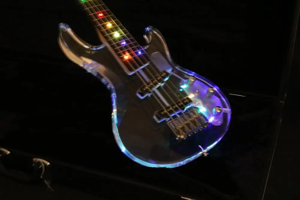 Качественный акриловый корпус 5 струны электрогитары Гитара клен Шея светодиодная 5 струнная бас гитара HH звукосниматели болт на шею
