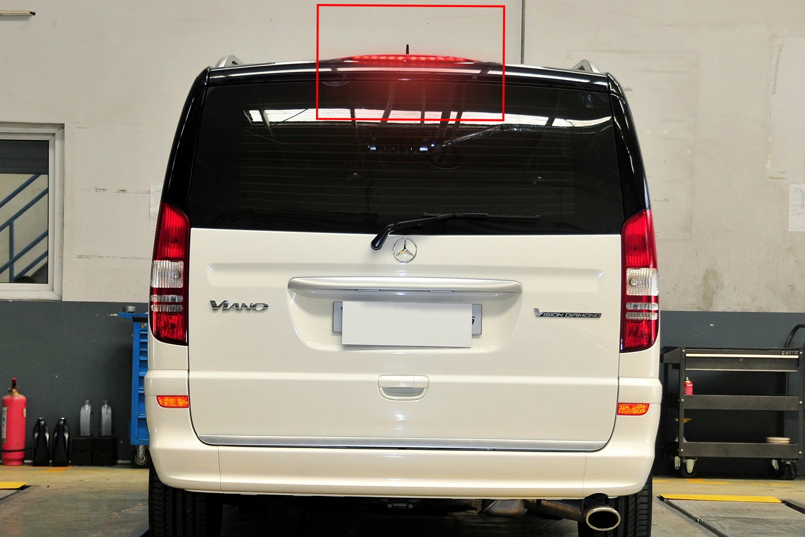 Красный светодиодный светильник стоп-сигнала высокого уровня для Mercedes Benz Vito Viano W639 2003