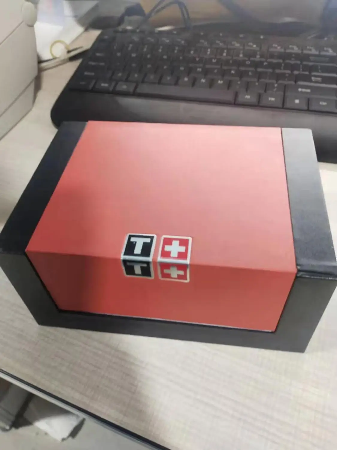 

Suitable for all watch professionals. box. There are certificates and instructions.
