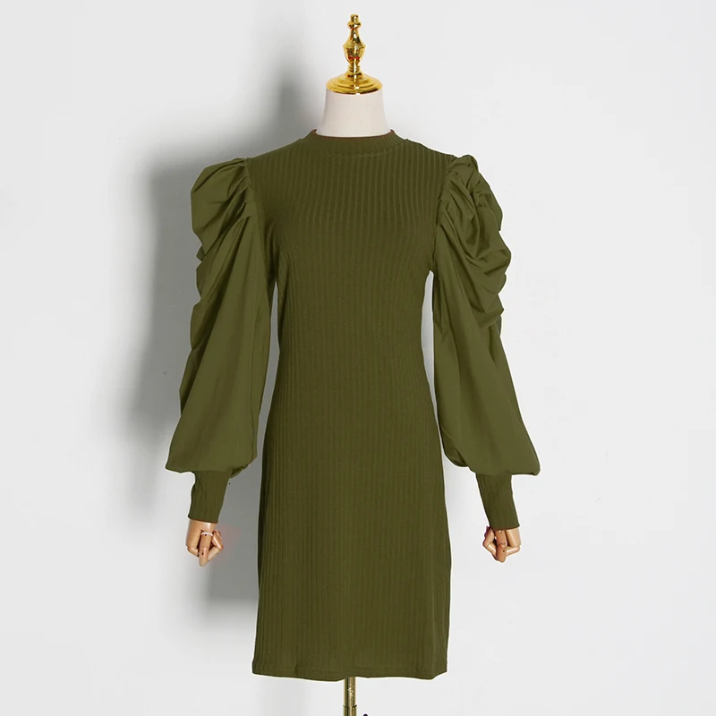 TWOTWINSTYLE лоскутное вязаное платье для женщин с круглым вырезом Фонарь с длинным рукавом Высокая талия тонкое платье для женщин Мода одежда