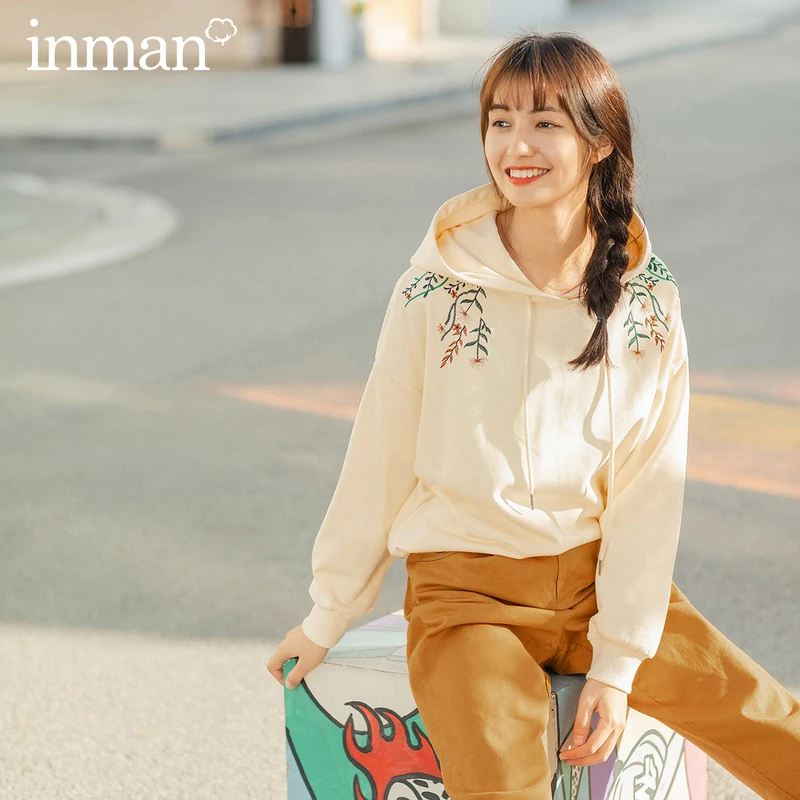 

INMAN Spring New Arrival Literary Causal Embroidery Drawstring Hoodies Threaded Sleeve Women Beige Sweatshirt