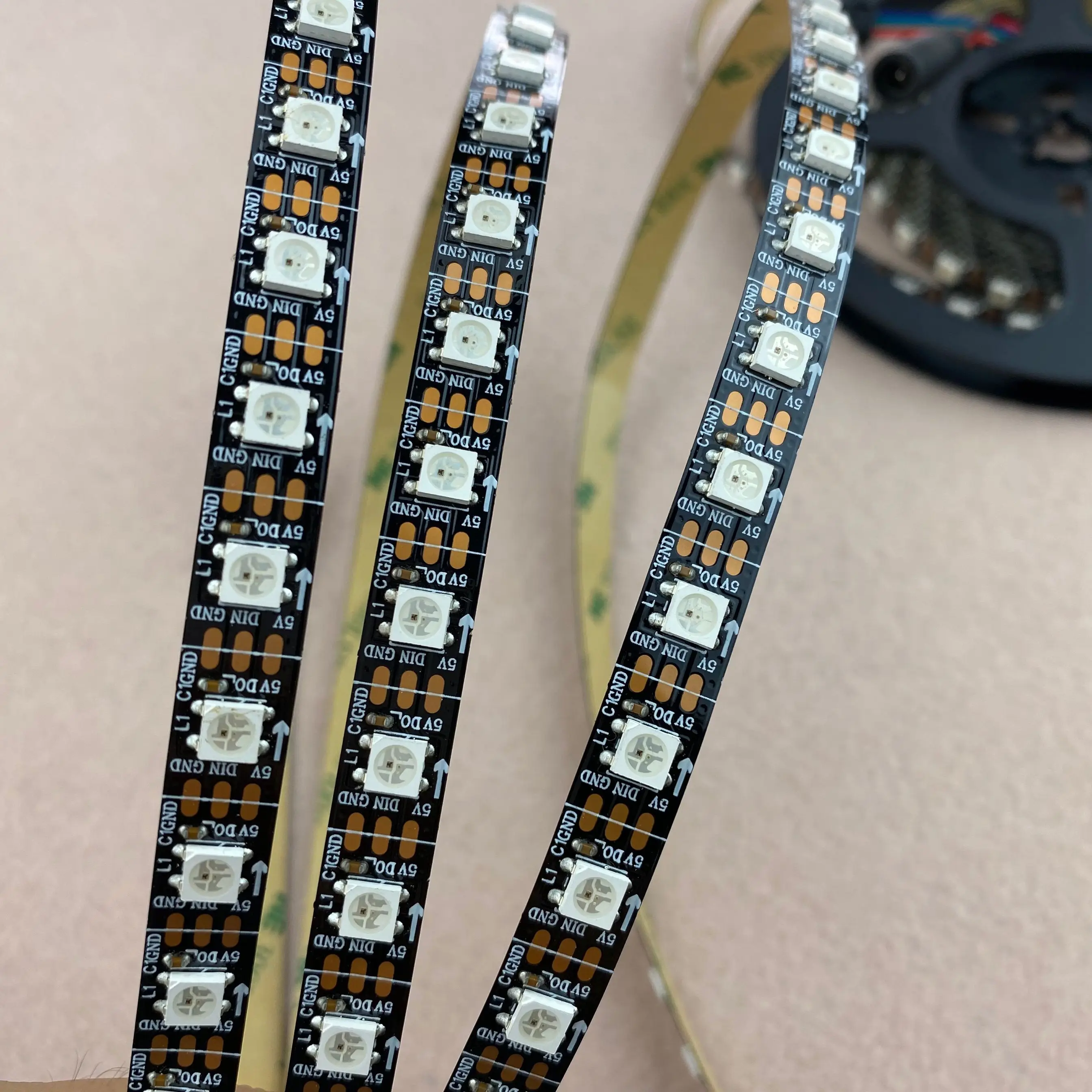 5m DC5V WS2812B led pixel srip не водонепроницаемый 74 шт. WS2812B/M с пикселями Черная печатная