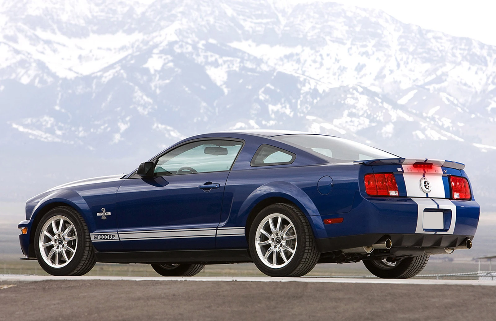 Черный дымчатый светодиодный светильник стоп-сигнала высокого уровня для Ford Mustang MK5 2005-2009