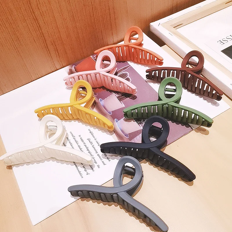 AWAYTR Women Barrettes Metal Hair Claws Hair Accessories Hairclips Hairpins Ladies Hairgrip Headwear Girls Ornaments Crab Bands