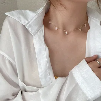 

AOMU 2020 New Korea Simple Temperament Zircon Small Flower Necklace Fine Elegant Chain Clavicle Chain for Women Girls Jewelry