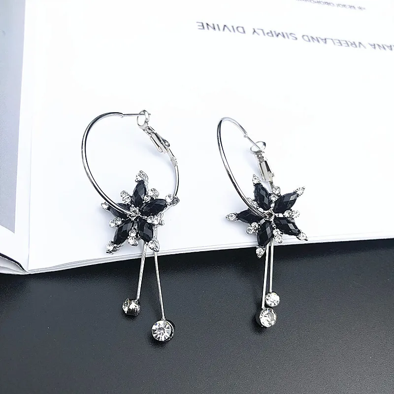 

Korean Temperament Black Beads Tassel Earring Simple Flower Earrings Sweet Wild Dangle Earrings Female