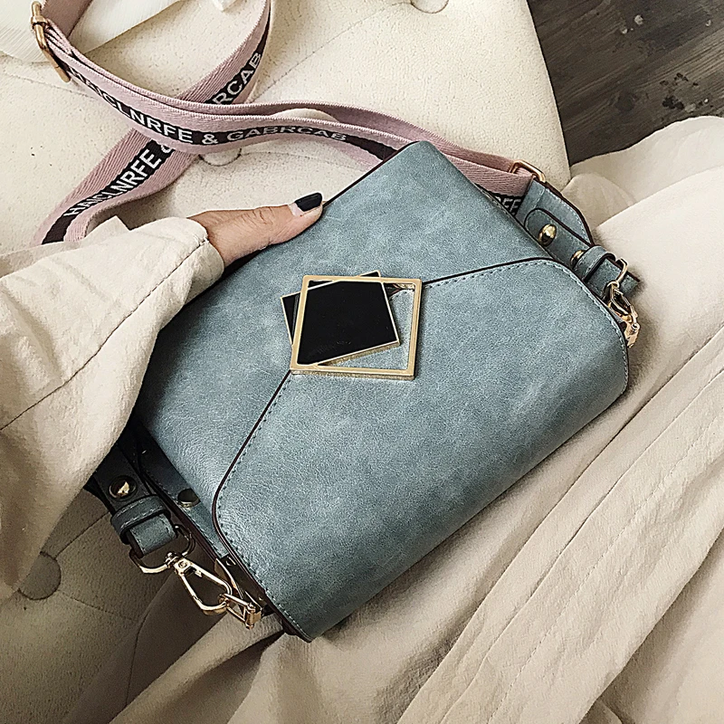 

Louis Brand Sweet Lady Solid Color Scrub Bag Fashion High Quality Woolen Women's Designer Handbag Lock Shoulder Messenger Bag