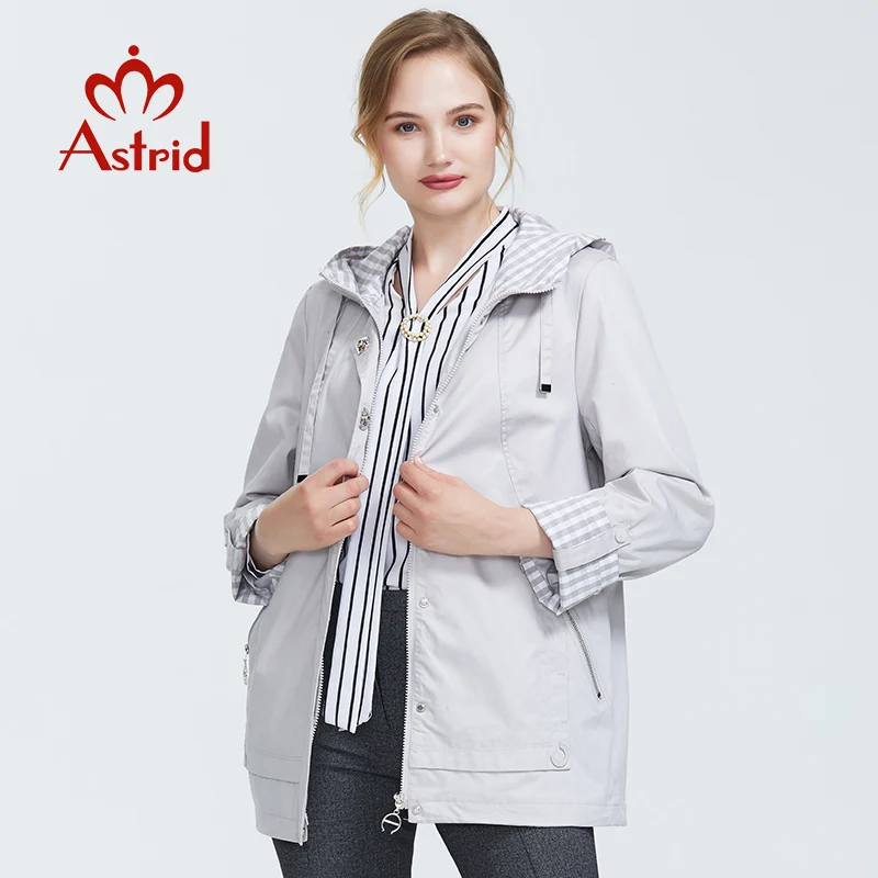 Astrid Осень новое поступление ветровка женская плюс размер короткое пальто для женщин с капюшоном темно-синяя теплая куртка на молнии AS-9013