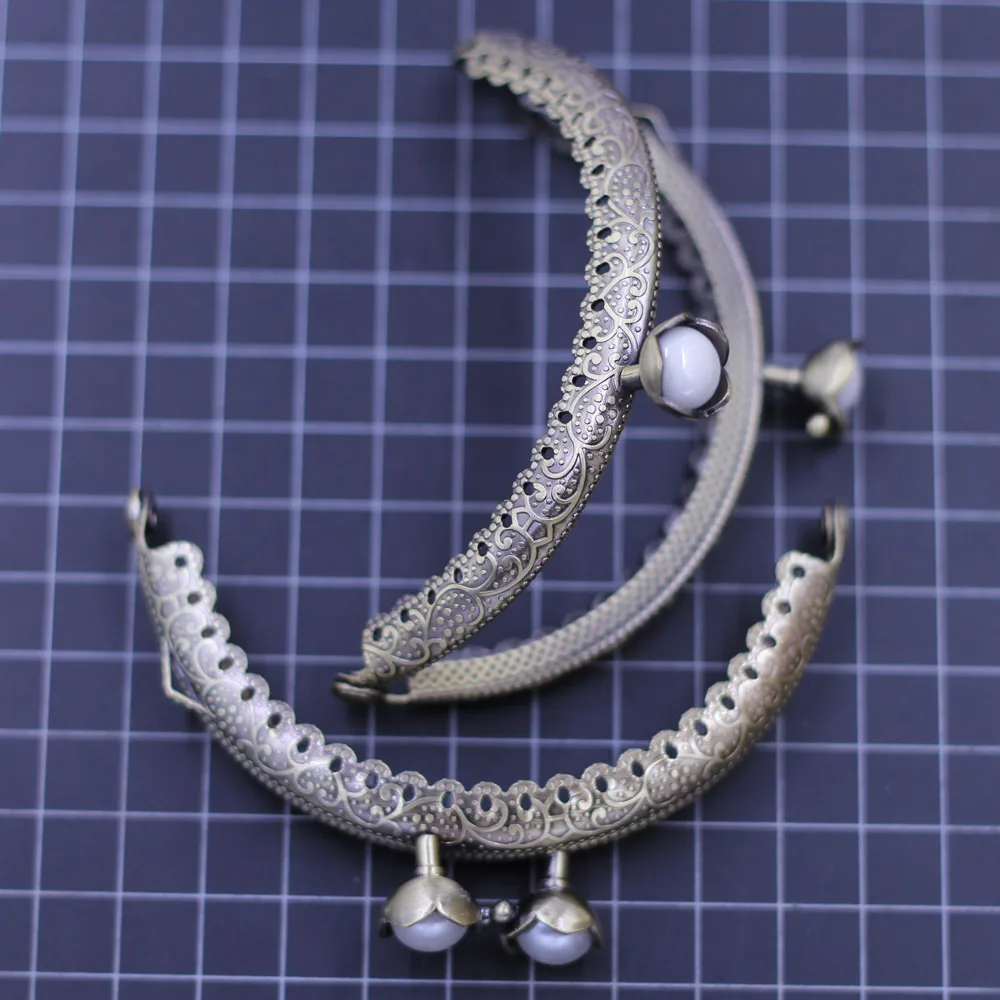 10Pcs Kiss Clasps Lock Clips White Resin Ball Flower Arch Frame Bronze Tone Coin Bag Purse Handle 8.5cm