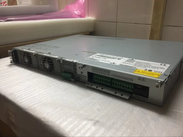 Emerson Netsure 212 C23-S2 48 В выпрямительная система с R48-1000* 2, M225S с R232 источник питания