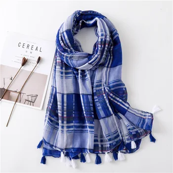 

2020 Luxury Brand Sunscreen Shawl Female lattice print Beach Towel New Cotton and Linen Scarf fashion ethnic style Silk Scarves