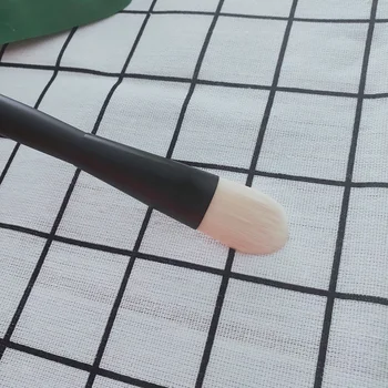 

1Pcs Fashion Face Makeup Brush Foundation Magic Brush Foundation Makeup Art Set Pen Professional Makeup Tools
