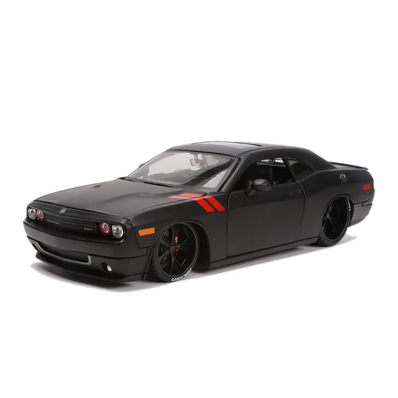 

Maisto 1: 24 2008 Dodge Challenger Alloy Car Model