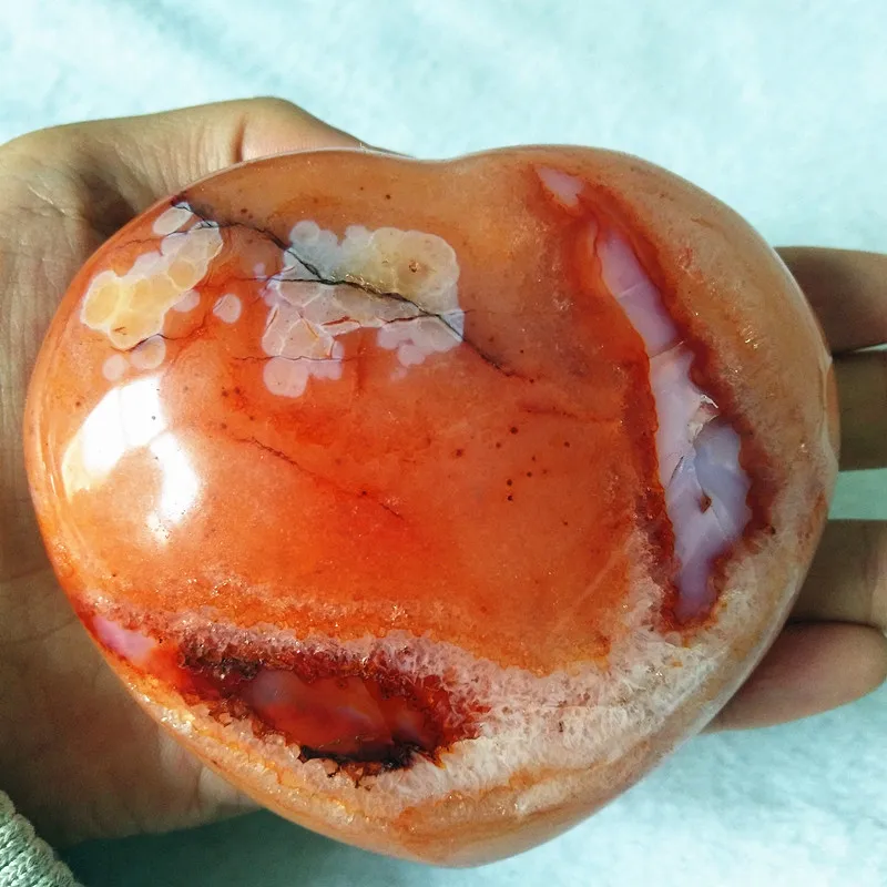 Three natural red agate crystals heart home decoration crystal healing stones Three natural red agate crystals heart home decoration crystal healing stones