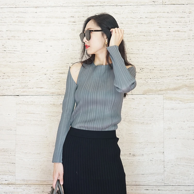 

MIYAKE Pleated top off shoulder bottoming women's long sleeve slim early autumn new versatile round neck T-shirt