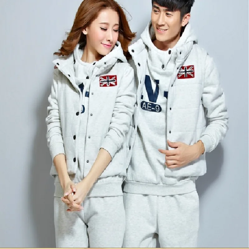 кореец в брендовой одежде. Burberry spring summer 2022. кореан герлз в полный рост. модная спортивная одежда для мужчин. азиатские бренды одежды.