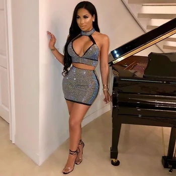 

Glitter Sequins 2 Piece Set Women Halter V-Neck Cropped Camis Mini Skirt Backless Female Suits 2020 Summer Sexy Ladies Sets