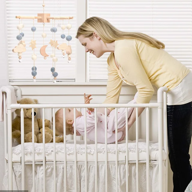 New Baby Rattles Wooden Crib Mobiles Toy Music Educational Toys Rotating Bed Bell Wind-up Children Room Hanging Decorations Gift 2