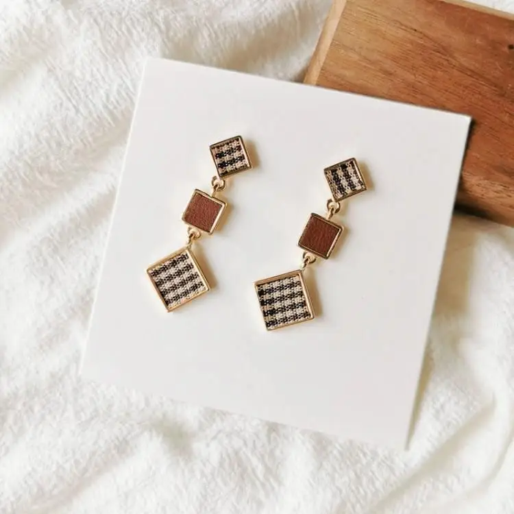 

Autumn And Winter New Vintage Velvet Earrings Women Fashion Hyperbole Houndstooth Round Button Plaid Earring