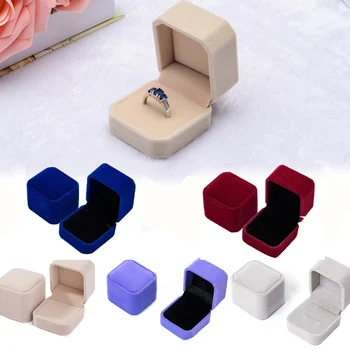 

1Pcs Hot High-end jewelry box wedding flannel ring box jewelry box earring box proposal engagement fashion jewelry box