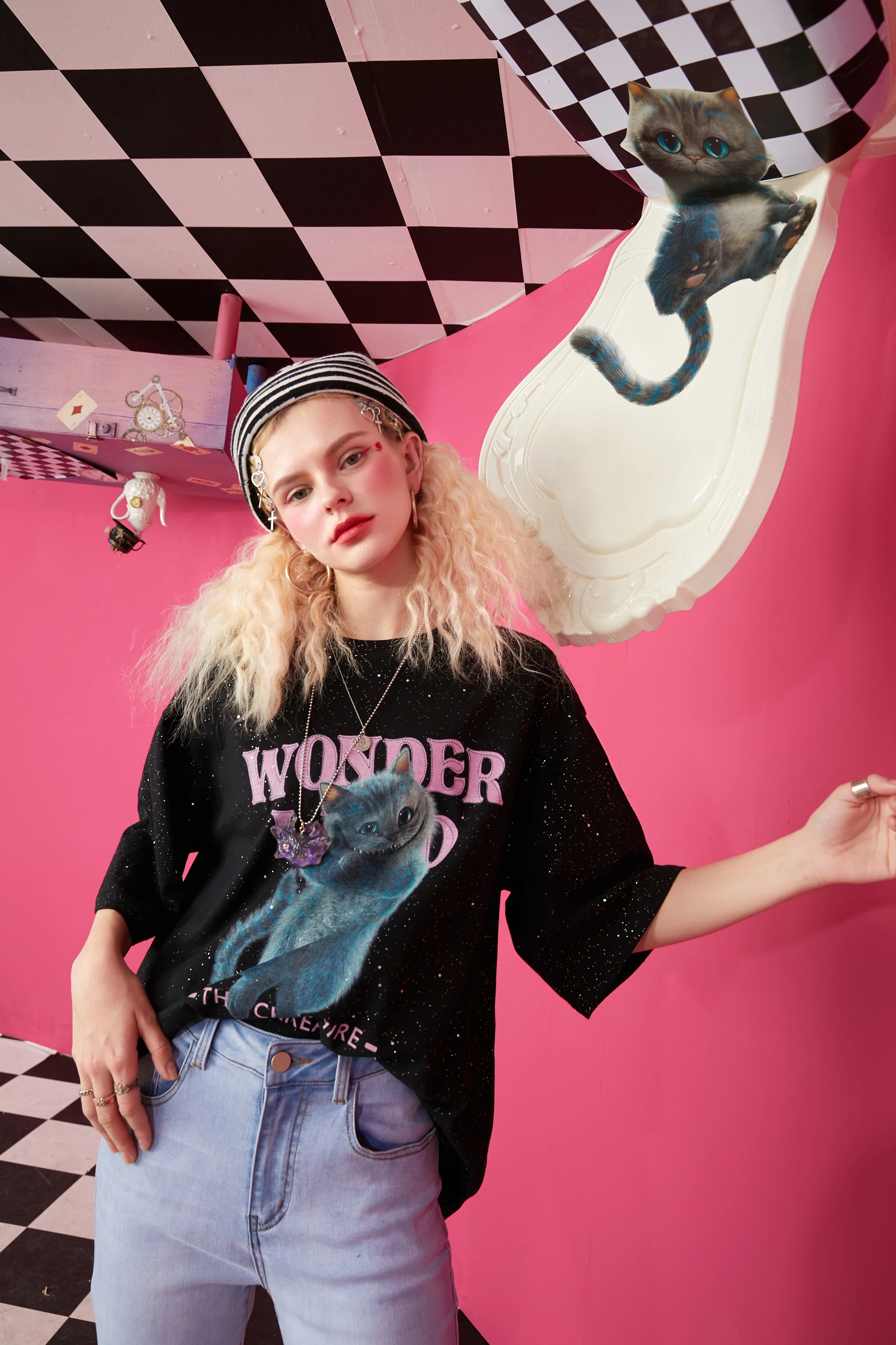ELFSACK Harajuku Cat Print Casual T-Shirts Women,2021 Spring ELF Vintage Short Sleeve Female Basic Daily Graphic Tops
