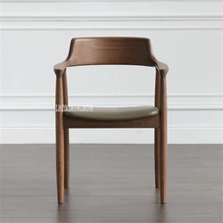 Sillón Simple de respaldo redondo, silla de comedor informal de madera maciza, cojín de tela PU para cafetería, silla fácil de ocio con pasamanos