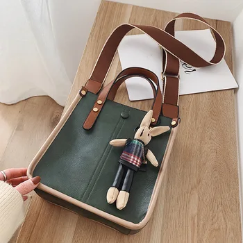 

Bag women 2019 new Korean version Versatile Single Shoulder Bag fashion simple small fresh wide shoulder belt bucket bag trend