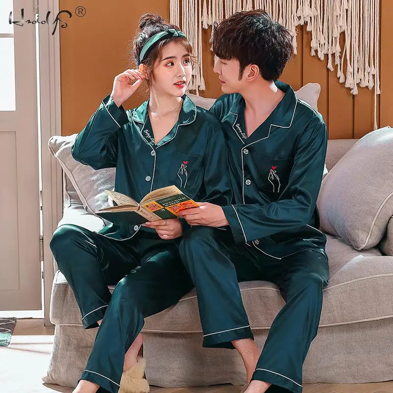 

Lover Sleepwear Couple Pajamas Sets Autumn Men / Women Long Sleeve Pajamas Silk Satin Pijamas Lover Home Night Suit Sleep Lounge