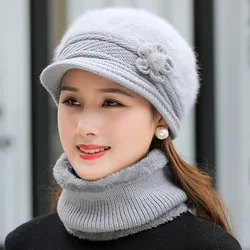 Elegant Women's Faux Fur Lined Winter Hat & Scarf Set - Cozy Knitted Floral Design - 55cm-58cm (Grey)