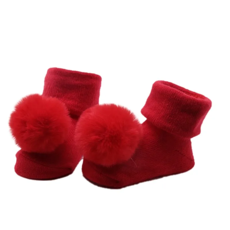 Однотонные носки для новорожденных девочек с помпонами мягкий хлопковый для младенцев нескользящие носки-тапочки для малышей от 0 до 18 месяцев