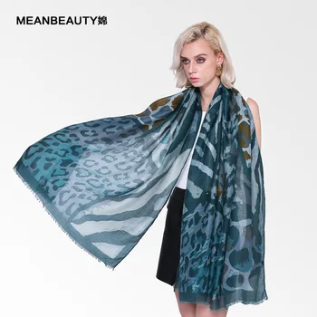 

Autumn and winter new stitched leopard print pattern European and American big-name female leopard print scarf